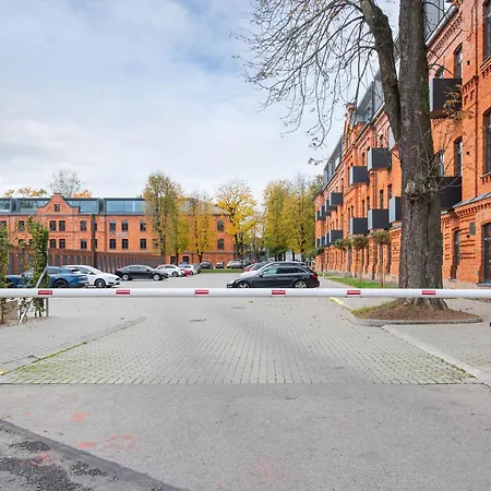 Shanti Barracks #2 By Poloapartments * Kaunas